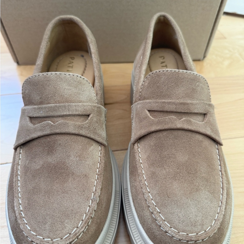 Elegant Women's Tan Loafers